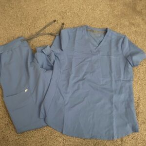 Fabletics never worn ceil blue scrubs size small